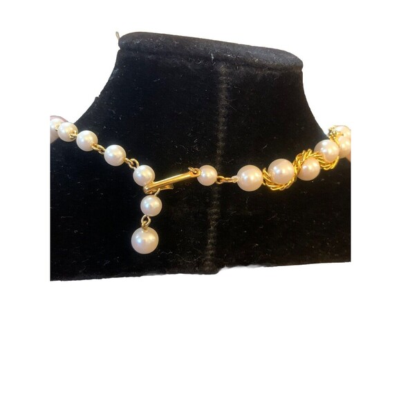 Women’s Retro Faux Pearls Intertwined Gold Tone Chain Necklace - Picture 5 of 5